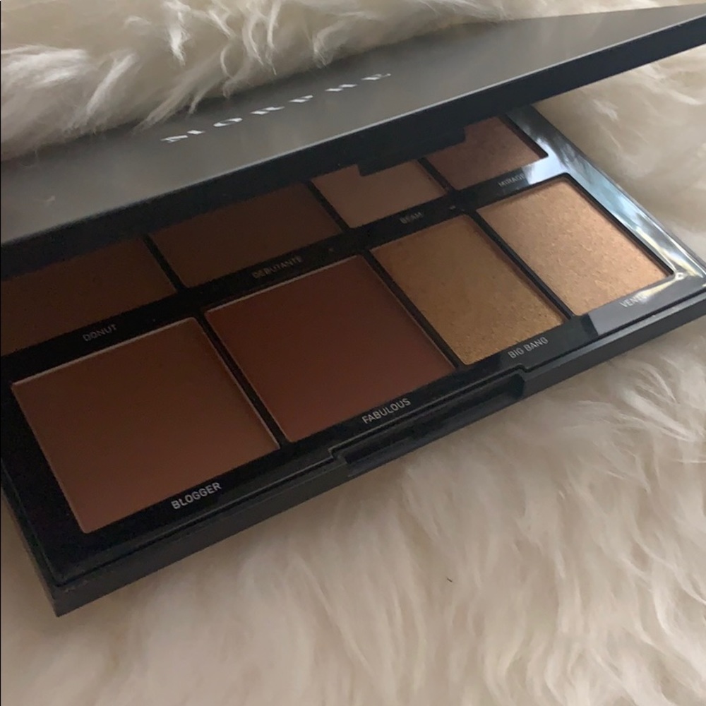 Morphe Highlight and Contour Pallete